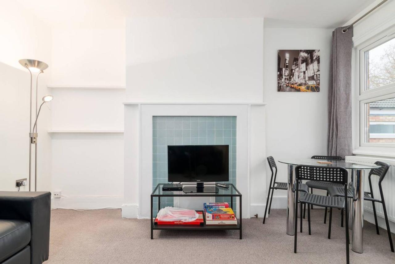 Guestready - Modern 2-Bed For 4 In Golders Green! Лондон Екстер'єр фото